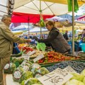 Ovo sada rade penzioneri od besa u prodavnicama u Hrvatskoj: Pronašli način kako da „kazne“ prodavce jer im otimaju novac