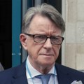 Britanija povukla ambasadora u SAD: Mandelson razrešen dužnosti nakon priznanja da je „predugo verovao Epstinu“