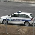 Policajac pucao na devojku koja ga je napala nožem u PS Savski venac