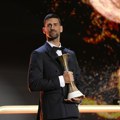 Đoković dobio specijalnu nagradu u Dubaiju, uručio mu je Kristijano Ronaldo