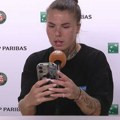 Ukrajinka opet napravila haos posle poraza od Ruskinje: Izvadila telefon, čitala saopštenje, prozivala rivalku