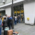 U osam sati su kompjuteri uključeni, a već u 8:56 "planulo" 30.000 vaučera! Kako do 10.000 dinara za odmor u Srbiji, spremite…