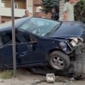 (Video) Automobil uleteo na autobusko stajalište u Borči, ima povređenih. Stravičan prizor na licu mesta, vozio mrtav pijan