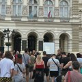 Zborovi Novog Sada pozvali građane da se okupe večeras povodom raspisivanja izbora