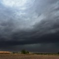 Stiže nevreme! RHMZ je upravo izdao upozorenje za 3 okruga Srbije, a evo kad temperatura drastično pada