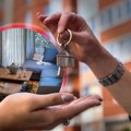Porez za rentiranje stanova platilo manje od 2.000 vlasnika nekretnina, a 123.000 ljudi živi u tuđim stanovima: Da li je…