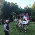 Jovanovići i smiljanići verni običajima na Đurđevdan: Prvo na uranak pa u obilazak svečara