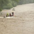 Mladić i dve devojke nestali u poplavama u Italiji: Ronioci tragaju za njima