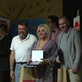 Zavesu spustili sa 17 nagrada: Gradsko pozorište u Jagodini sumiralo rezultate i dodelilo tradicionalna godišnja priznanja