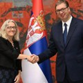 "Poželeo sam dobrodošlicu novoj ambasadorki Švajcarske" Predsednik Vučić primio akreditivna pisma An Lugon-Mulen (foto)