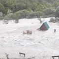 Poplave širom Crne Gore, voda prodrla u kuće i nosi objekte