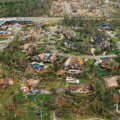 (Foto/video) superoluja pustoši Ameriku Do sada zabeleženo 15 tornada, ima mrtvih! Prognoziraju katastrofalne poplave