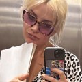 Naša pevačica (38) čeka blizance, pa tik pred porođaj otkrila: "Hrabrim sebe i prihvatam povremenu nemoć"