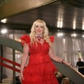 Najbogatija folkerka otišla na more u maju, i dalje se nije vratila: Zbog operacije je bila primorana da promeni život