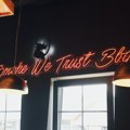 „In Smoke We Trust“: Kad dim postane umetnost, a meso religija