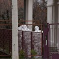 Policajci u kući u Čačku zatekli horor scene: Majci i ocu prerezani vratovi, sin izboden u grudi