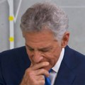 "Odlazim, bolujem od Alchajmera": Voditelj uživo u programu saopštio dijagnozu, ovo je bio 1. simptom