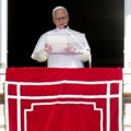 Vernici u Vatikanu uputili podršku papi Lavu XIV: Molimo se za Vas da brzo ozdravite