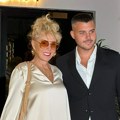 "Zbog toga je Viktor došao do cifre od 163 kg" Brena je propatila zbog sina, a da ga vidite sad! Snima se bez majice i u…