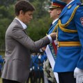 Brnabić u spomen-kompleksu „Jajinci“: Srbija ne zaboravlja svoje žrtve, trajno opredeljena za mir