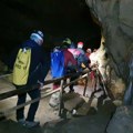 Drama u Sloveniji i dalje traje: Prve fotografije iz pećine u kojoj je zarobljena porodica: Kiša otežava akciju spasilaca…