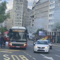 Zapalio se autobus na Terazijama: Dimi se 31, svi putnici hitno izašli napolje
