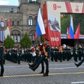 Tusk: Ne mogu zamislim da neko od nas proslavlja danas na Crvenom trgu sa Putinom