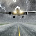 Nevreme širom Turske: Avion prinudno sleteo posle udara groma