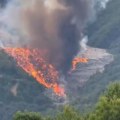 (Video) Strašna scena kod Novog Pazara! Izbio požar, ljudi gledaju snimak i ne veruju: 2 vatrogasne ekipe na terenu - "jak je…