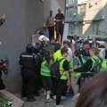 Sukob studenata u blokadi i policije ispred zgrade Suda
