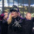 Nada Topčagić prekinula koncert, pa se obratila obezbeđenju: "Ne mogu da skočim, slomiću nogu!", evo šta se desilo