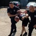 Pretio pištoljem u Novom Sadu! Uhapšen državljanin BiH zbog 9 krivičnih dela, u torbi nosio britvu