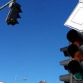 Osam raskrsnica u Novom Sadu i Petrovaradinu dobija nove semafore, vrednost radova – 8 miliona