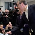 Uživo Predsednik Vučić prisustvuje potpisivanju sporazuma o izgradnji fabrike baterija u Inđiji za dronove, humanoidne robote…
