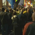 (VIDEO) Koškanje pristalica SNS-a i učesnika skupa podrške Mateji Nikoliću u Nišu