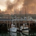 Drama u luci kod splita: Vatrena stihija zahvatila turistički brod, desetine vatrogasa se borilo sa vatrom
