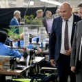 Gašić: Država će nastaviti da podržava „Jumko”, veliki značaj te fabrike za ceo jug