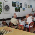 „Dnevnik” u poseti Mesnoj organizaciji „Ostrvo” Najstariji ovde uživaju u društvenim igrama, šahu, takmičenjima...