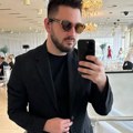 "Bio sam godinu dana u vezi sa bračnim parom. Niko nije znao našu tajnu, ne stidim se": Pevač (31) šokirao priznanjem…