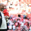 Dirljive scene na terenu: Dejan Stanković prvi put u javnosti sa ćerkicom i novom suprugom!