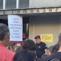 „Ne damo Petu“: Protest ispred Pete beogradske gimnazije