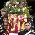 Сахрањена војвоткиња од Кента: Присуствовали чланови краљевске породице, само је она изостала
