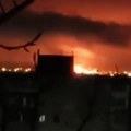Gori jedna od najvećih ruskih rafinerija! Odjeknulo 7 eksplozija, onda je usledio ogroman bljesak (video)