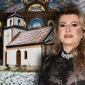 "Nismo imali gde sveću da zapalimo, išli smo u drugo selo" Radovi na crkvi koju Viki gradi u rodnom mestu njenog oca privode…