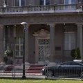 Vučić razgovarao sa radnicima GSP-a koji protestuju, preuzeo peticiju i najavio odgovor
