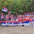 „ZASTAVA KOJA NAS UJEDINJUJE“: Učenici OŠ „Bubanjski heroji“ u Nišu obeležili Dan srpskog jedinstva