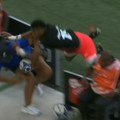 Igrač Fidžija se zaleteo i oborio devojku (VIDEO)
