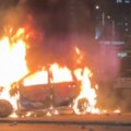 Gore policijska i vatrogasna vozila Haos na ulicama Haga (video)