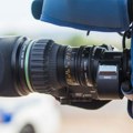 Profesionalni fotoaparat ukraden na protestu ispred beogradske skupštine vraćen vlasniku