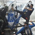 Tuča u Buenos Ajresu: Demonstracije protiv predsednika Argentine